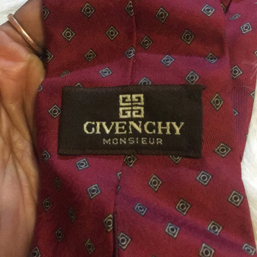 Givenchy tie - Picture 3 of 4